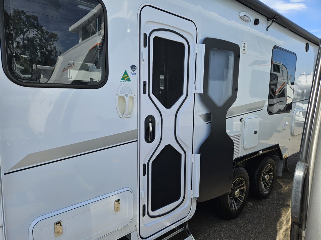 2022 JAYCO SILVERLINE SLIDE OUT SHOWER / TOILET CARAVAN Avan Adelaide