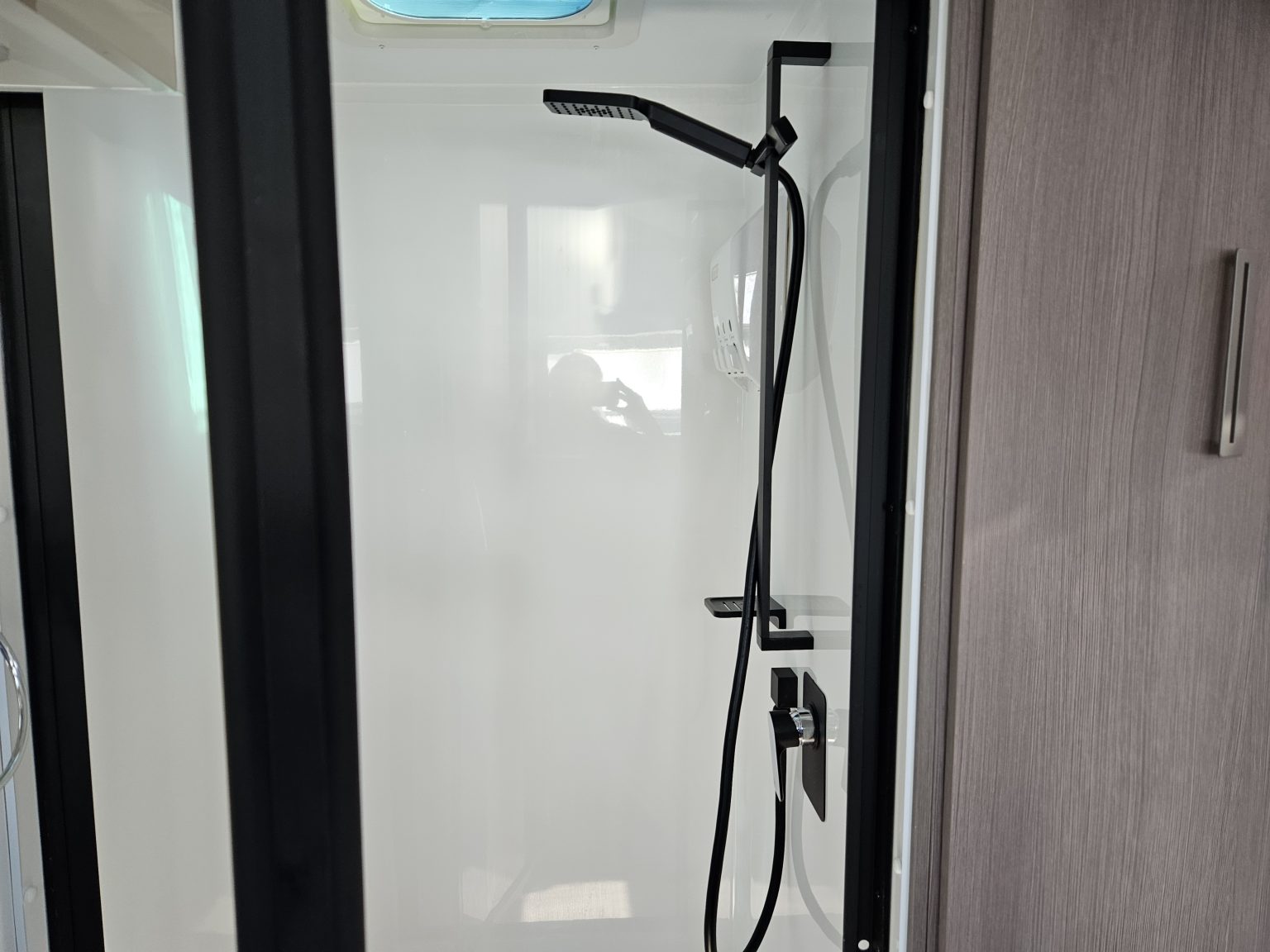 2022 JAYCO SILVERLINE SLIDE OUT SHOWER / TOILET CARAVAN Avan Adelaide